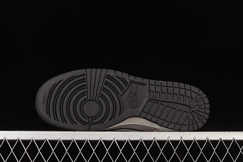 All Categories Nk SB Dunk Series Nk SB Dunk Low Low-top sneakers F version Otomo Katsuhiro x NK SB Dunk Low "Steamboy OST" Otomo Katsuhiro co-branded SB low-top sports and leisure sneakers LF0039-006